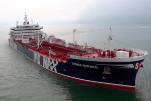 Irans Revolutionsgarde oplyser, at den har beslaglagt et britisk skib i Hormuzstrædet. 23 besætningsmedlemmer er om bord.