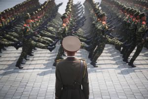 Nordkorea raser over, at afhoppere, som er flygtet til Sydkorea, sender propaganda og ris over grænsen.