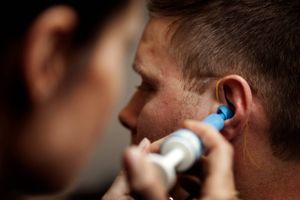Selv om omkring 800.000 har problemer med høretab, er funktionsnedsættelsen både fundet med skam og isolation, fortæller hørekonsulent Anne Mette Paarup Kristensen. Men sådan behøver det ikke at være, for man kan selv gøre noget ved det.