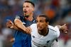 Hoffenheims Sandro Wagner i nærkmap med Liverpools Joel Matip under opgøret, som Liverpool vandt med 2-1. Foto: Michael Probst/AP