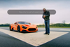 Det er tv-værten Jeremy Clarkson, der prøvekører bilen i programmet.