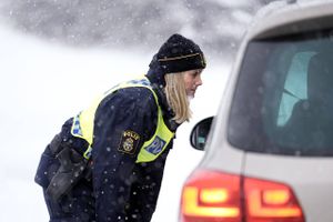 Danske turister i Norge, der vil rejse gennem Sverige, bliver afvist ved grænsen, hvis de ikke har coronatest.
