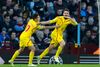 Liverpool-spilleren Fabio Borini (til højre) fejrer sin scoring mod Aston Villa med holdkammeraten Philippe Coutinho.