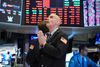 Investorernes nerver hænger efterhånden i laser på Wall Street. Igen i dag er aktiekurserne faldet voldsomt. Foto: Bryan R. Smith / AFP