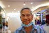 Azhar Khan, 65-årig indehaver af en bod med nødder i et indkøbscenter i Houston, Texas