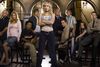Fra tv-serien "Veronica Mars". Kirsten Bell ses i midten omgivet af seriens øvrige figurer