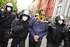 Politiet greb ind. Foto: Tobias SCHWARZ / AFP