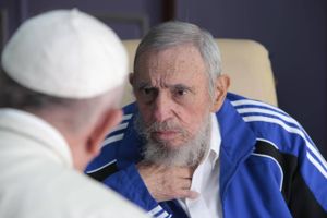 Pave Frans mødte Fidel Castro i Havana i september 2015. Paven var med til at bane vej for mødet mellem præsidenterne Obama og Raul Castro. Foto: Domenico Stinellis/AP