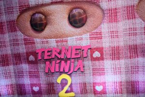 Torsdag har "Ternet Ninja 2" premiere. Filmen får fem stjerner i både Jyllands-Posten, B.T. og Berlingske.