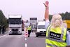 I 2011 blev der indført toldkontrol ved de danske grænser. Første fase bestod af udstationeret personale fra Skat, som her. Senere skulle der komme permanente bygninger, men efter VK-regeringens valgnederlag i september 2011 blev planerne opgivet.