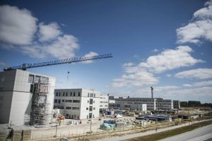 Inflation og krig i Ukraine påvirker byggeriet af Danmarks største nybyggede sygehus, som skal ligge på Fyn.
