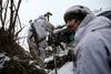 Ukrainske soldater i en skyttegrav på frontlinjen til Donetsk-regionen i det sydøstlige Ukraine. Foto: Anatolii Stephanov/AFP