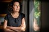 Anita Wulff Frichot har efter en orientering fra sin søns bosted politianmeldt en medarbejder for vold mod sønnen. Hun oplever, at Aarhus Kommune har været fodslæbende i sagen. Foto: Joachim Ladefoged