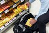 »Julen er for mange købmænd blevet en periode, hvor man ikke kun skal håndtere ekstra travlhed og mange kunder, men også markant flere tyverier. Det er direkte tab, som rammer butikkerne hårdt – og som i sidste ende også påvirker trygheden i butikkerne,« siger Jannick Nytoft, adm. direktør i De Samvirkende Købmænd. Foto: Keld Navntoft/De Samvirkende Købmænd