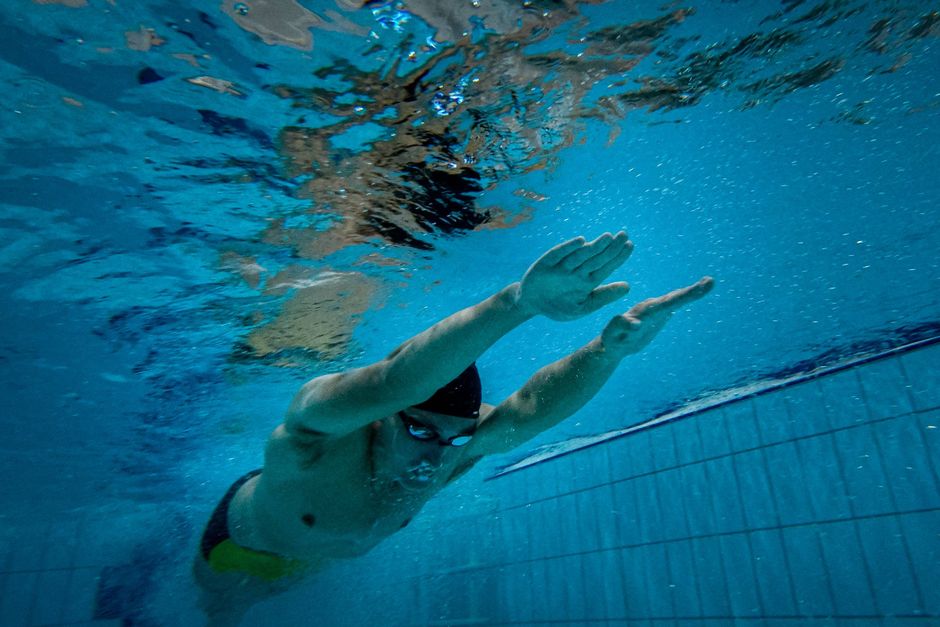 Kristian Høgenhaug havde ingen elitesportserfaring, da han i 2013 besluttede at gennemføre en ironman. I dag er han professionel triatlet. Ifølge en sportspsykolog kan alle træne sin udholdenhed og rykke smertegrænsen. Det kræver blot en simpel øvelse. 