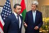 I London mødte John Kerry (th.) også De Forenede Arabiske Emiraters udenrigsminister, Abdullah bin Zayed. Også på dette møde var temaet krisen i Syrien. Foto: Evan Vucci/AP