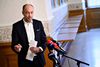 Sundhedsminister Magnus Heunicke (S), da sundhedsministeren, justitsministeren, børne- og undervisningsministeren, KL og Danske Regioner holder doorstep om en styrket fremtidig testindsats for covid-19, i Folketinget foran Landstingssalen på Christiansborg i København, onsdag den 17. februar 2021.. (Foto: Philip Davali/Ritzau Scanpix)