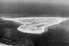 Målet for brintbomben, der blev kastet fra et B-52 bombefly, var markeret med en cirkel på et hjørne af Bikini-atollen. Foto: AP