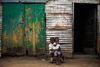 3.700 børn i Vestafrika har i år mistet begge eller én forælder til ebola. Men ingen tør tage sig af dem.
