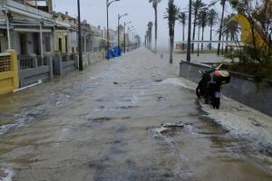Flere steder i Spanien og det sydlige Frankrig er i højeste alarmberedskab på grund af uvejret "Gloria".