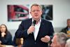 Statsminister Lars Løkke Rasmussen til vælgermøde i kantinen på Karstensens Skibsværft i Skagen. Foto: Henning Bagger/Ritzau Scanpix