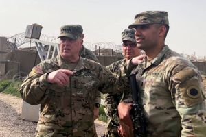 Ifølge observatør er 19 personer blevet dræbt i amerikanske luftangreb mod proiranske styrker i Syrien.