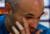 Iniesta er en af få spillere, som på udebane også nyder stor respekt og anerkendelse fra fans. Foto: Manu Fernandez/AP
