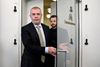 - Der ligger en bred politisk aftale om pensionsalderen. Den vil gradvist og med et vist varsel blive hævet i takt med levealderen, siger Bjarne Corydon.