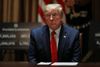Trump fortalte mandag, at han er testet negativ for coronavirus og ikke har nogen symptomer på coronavirus. Foto: Leah Millis/Reuters