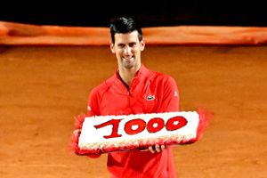 Tennisfænomenet Novak Djokovic slog norske Casper Ruud i sin sejr nummer 1000 som singlespiller.