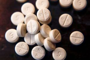 CVS og Walgreens har indgået aftale om sammenlagt at betale 10,7 milliarder dollar i sagen om opioidmisbrug.