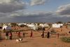 Amnesty International anser Henrik Sass Larsens (S) forslag om at samle alle flygtninge i lejre i nærområderne som urealistisk. Her ses en flygtningelejr i Dadaab, Kenya.