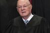 Kennedy er kendt for at være en svingstemme i USA's højesteret. Nogle gange stemmer han sammen med de liberale dommere. Men i de mest kontroversielle sager har han stemt sammen med de konservative. Arkivfoto: J. Scott Applewhite