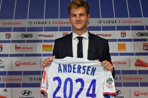 Lyon betaler 224 millioner kroner for Andersen, som bliver den dyreste danske fodboldspiller nogensinde.