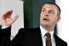 Tirsdag kl. 11 præsenterer finansminister Bjarne Corydon (S) regeringens finanslovsforslag for næste år. Derefter skal der forhandles.