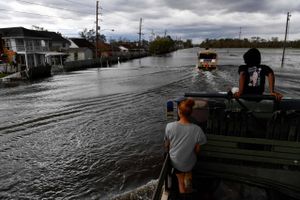 De værst ramte områder i Louisiana kan måske stå uden strøm i flere uger efter orkanen Ida.
