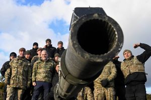 Ruslands forsvarsminister: Der bliver færre skridt til potentiel "nuklear kollision" mellem Rusland og Vesten.