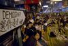 Demonstranter samlet i Hongkong i oktober for at kæmpe for de demokratiske rettigheder. Foto: Kin Cheung/AP