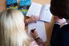 Et gymnasium får i dag et offentligt tilskud pr. elev og kan derfor ifølge politikerne have et for stort incitament til at beholde elever, der ikke er studieaktive. Arkivfoto: David Leth Williams/Ritzau Scanpix