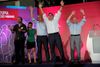 Folk fra den europæiske venstrefløj var fredag mødt op for at støtte den græske premierminister. Bl.a. var den tyske politiker Gregor Gysi fra partiet Die Linke og den franske politiker Pierre Laurent fra det franske kommunistparti tilstede ved valgmødet.