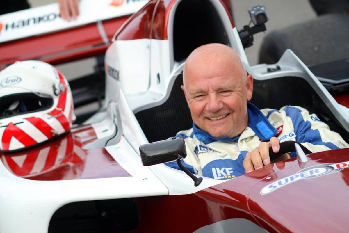 John Nielsen viser Formel 1-farten