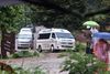 En ambulance blev set køre væk fra grotten omkring klokken 11 dansk tid. Foto: Ye Aung Thu