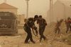 Midt i en sandsstorm forsøgte irakiske sikkerhedsstyrker torsdag at forsvare deres hovedkvarter under kampe med Islamisk Stat-styrker i den østlige del af Ramadi. Nu vil irakiske styrker generobre Ramadi, der i øjeblikket er under Islamisk Stats kontrol.