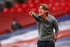 Brentford-træner Thomas Frank giver instruktioner til sine spillere under playoff-kampen mod Fulham FC. Foto: Matthew Childs/Reuters