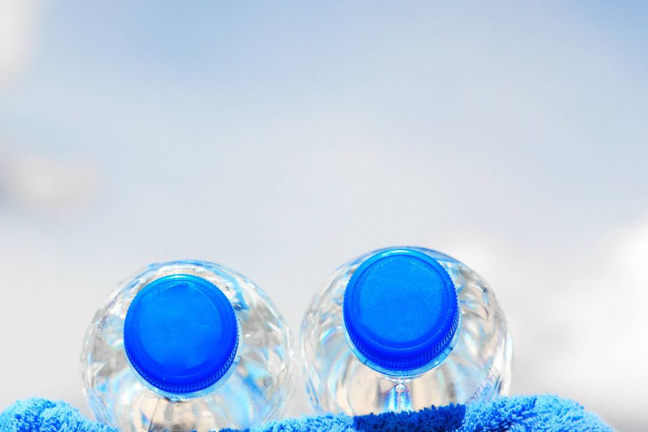 Vandflasker kan bakteriebomber
