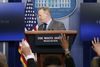 Donald Trumps talsmand, Sean Spicer, beskyldes for at have afleveret en stribe usandheder i sin første pressebriefing lørdag i Det Hvide Hus. Foto Alex Brandon/AP.