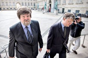 Jørgen Dragsdahl (til venstre) ankommer med sin advokat René Offersen til Højesteret.