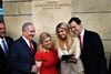 Benjamin Netanyahu sammen med blandt andre Ivanka Trump og hendes mand, Jared Kushner, under indvielsen af USA's ambassade i Jerusalem. Foto: AP
