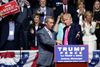 Farage siger, at beslutningen om at forlade det europæiske samarbejde giver briterne chancen for at genvinde kontrollen over deres eget land. Dette gentog han i en tale ved et af Trumps valgmøder i Mississippi onsdag. Foto: Gerald Herbert/AP