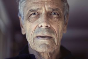 30 år efter sit første møde med Peter Belli skrev Michael Falch sangen "Talisman" til ham. 